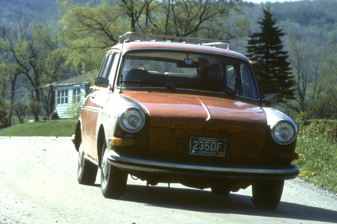 1980 Domanda e offerta Una macchina su strada